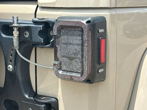 Used 2016 Jeep Wrangler Unlimited Sahara w/ Max Tow Package AWD/4WD image 29