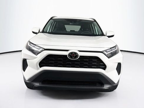 Used 2022 Toyota RAV4 XLE w/ Convenience Package AWD/4WD image 2