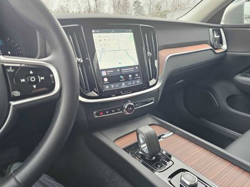 Certified 2025 Volvo V60 B5 Cross Country Plus image 30