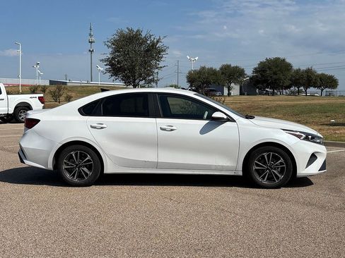 Used 2024 Kia Forte LXS w/ LXS Technology Package FWD image 4