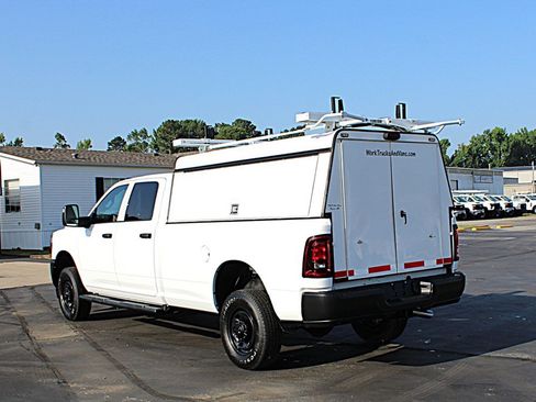 Used 2026 RAM 2500 Tradesman AWD/4WD image 4