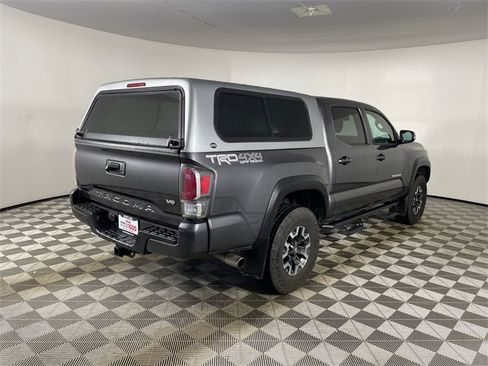 Used 2020 Toyota Tacoma TRD Off-Road w/ Technology Package image 25