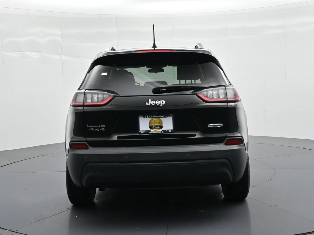 Used 2019 Jeep Cherokee Latitude Plus w/ Cold Weather Group AWD/4WD image 7