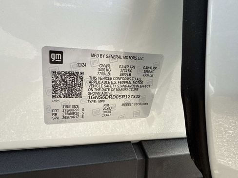 Used 2025 Chevrolet Suburban Z71 w/ Comfort Package image 36