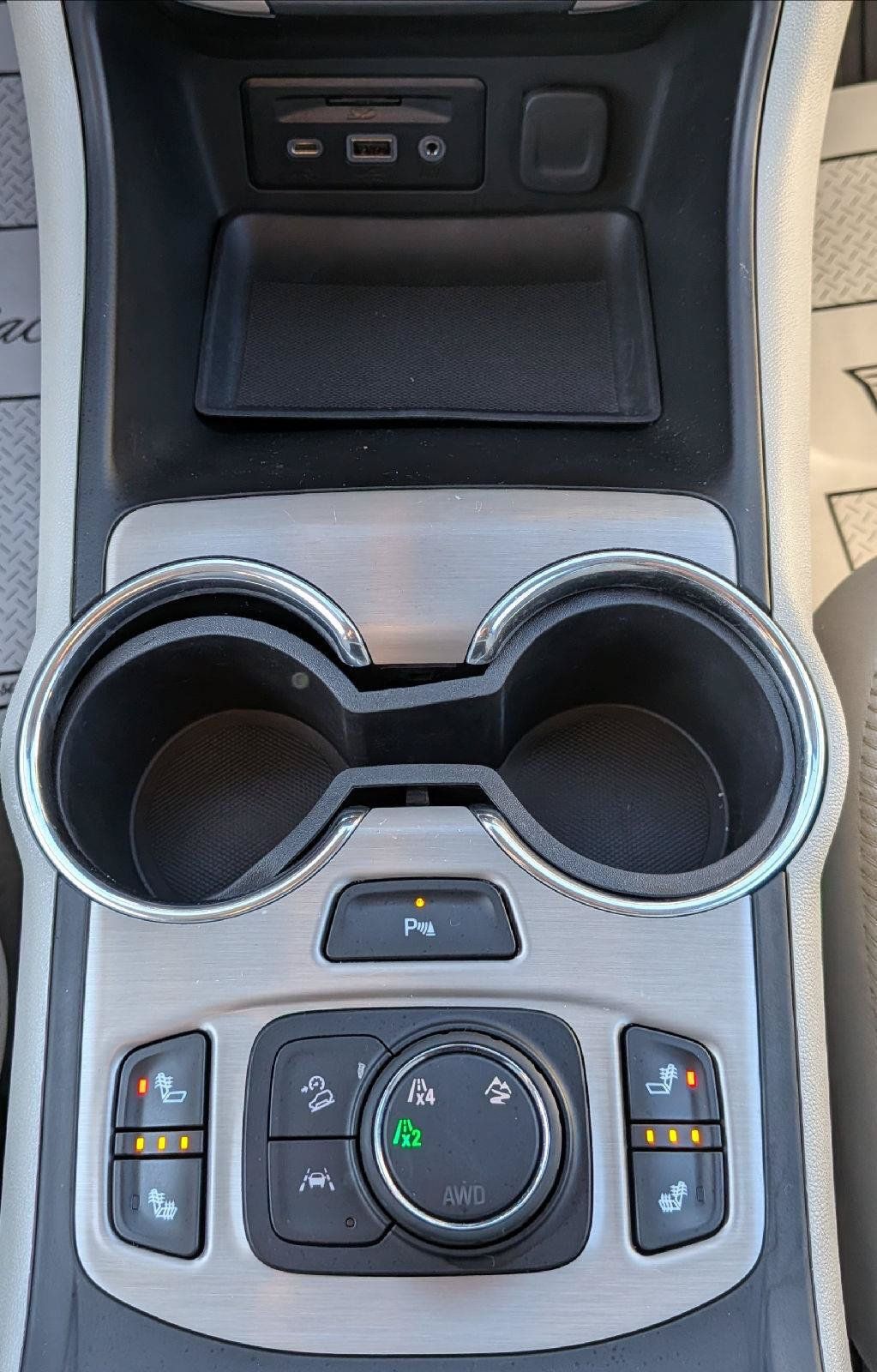 Used 2023 GMC Terrain Denali w/ LPO, Floor Liner Package AWD/4WD image 19