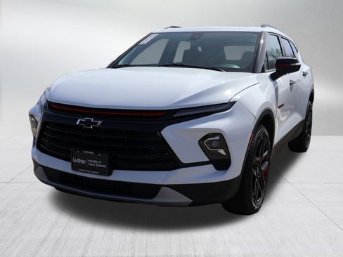 Used 2023 Chevrolet Blazer LT image 3