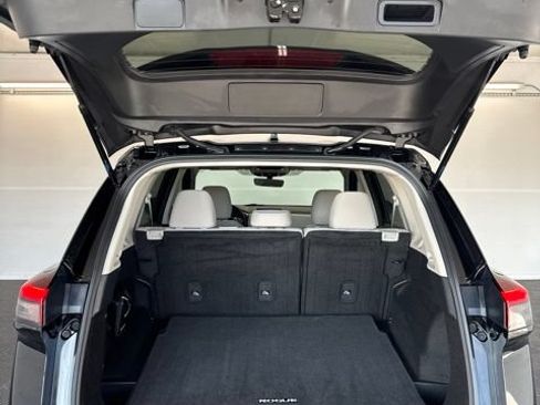 Certified 2023 Nissan Rogue SV FWD image 22