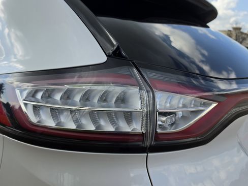 Used 2016 Ford Edge Titanium w/ Technology Package image 10