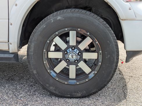 Used 2017 RAM 1500 Classic SLT AWD/4WD image 11