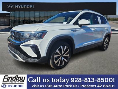 Used 2023 Volkswagen Taos SE w/ Panoramic Sunroof Package