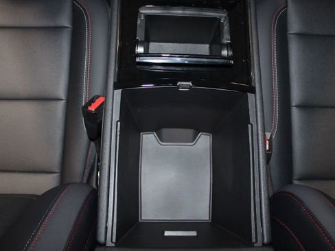 New 2026 Chevrolet Traverse Z71 w/ Enhanced Driving Package AWD/4WD image 32