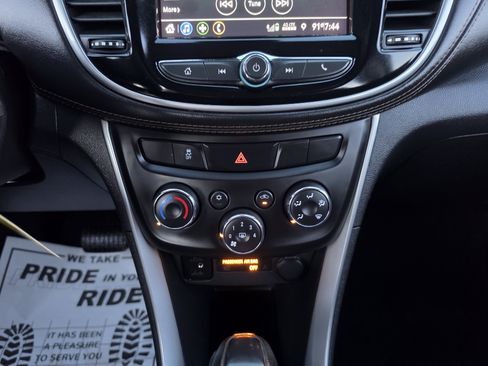 Used 2022 Chevrolet Trax LS w/ Tint and Cruise Package FWD image 31