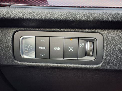 New 2026 Chevrolet Traverse Z71 image 9