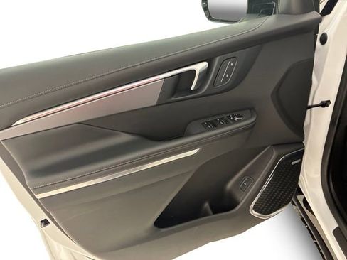 Certified 2025 Buick Enclave Sport Touring image 13