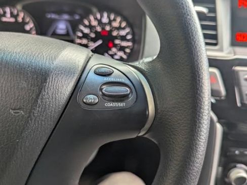 Used 2014 Nissan Pathfinder S AWD/4WD image 27