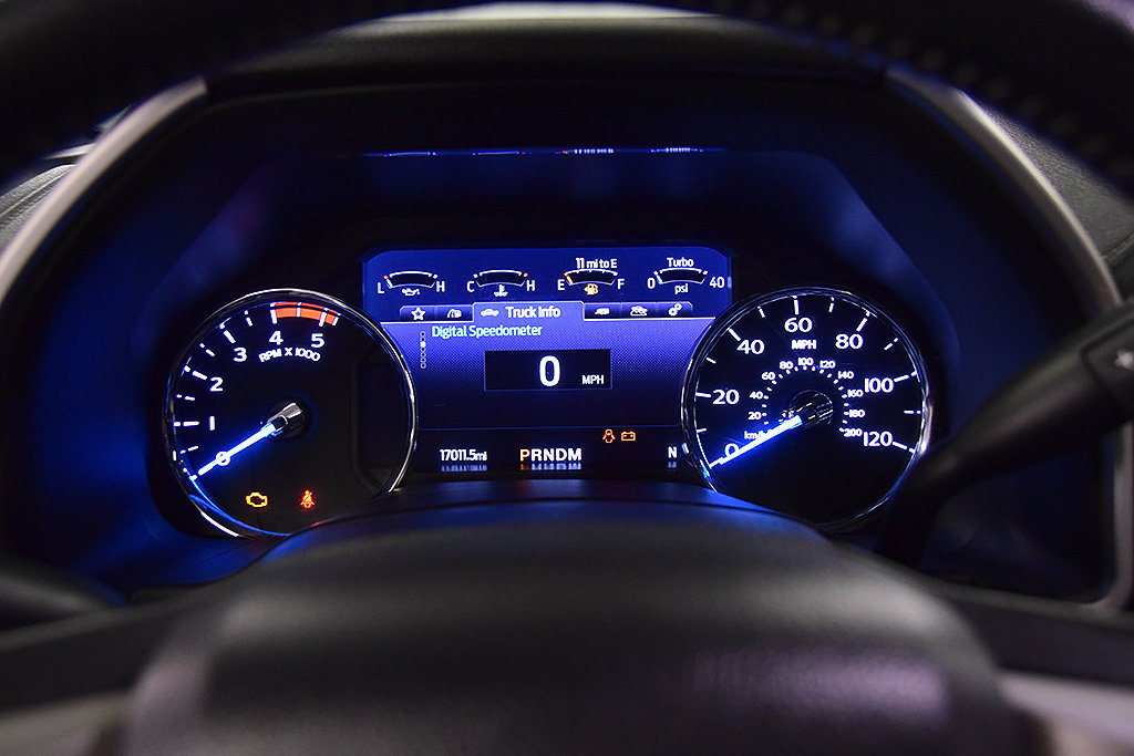 Used 2022 Ford F250 Lariat w/ Black Appearance Pkg AWD/4WD image 18