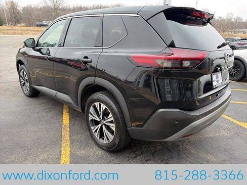 Used 2021 Nissan Rogue SV image 5