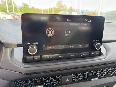Certified 2023 Honda Accord EX image 9