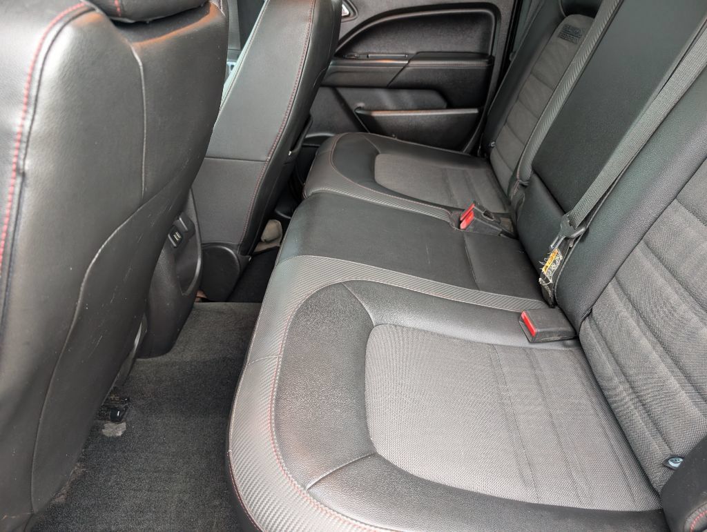 Used 2015 GMC Canyon SLE w/ All-Terrain Package AWD/4WD image 9