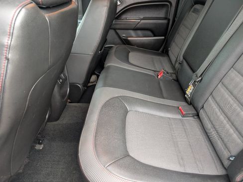 Used 2015 GMC Canyon SLE w/ All-Terrain Package AWD/4WD image 9