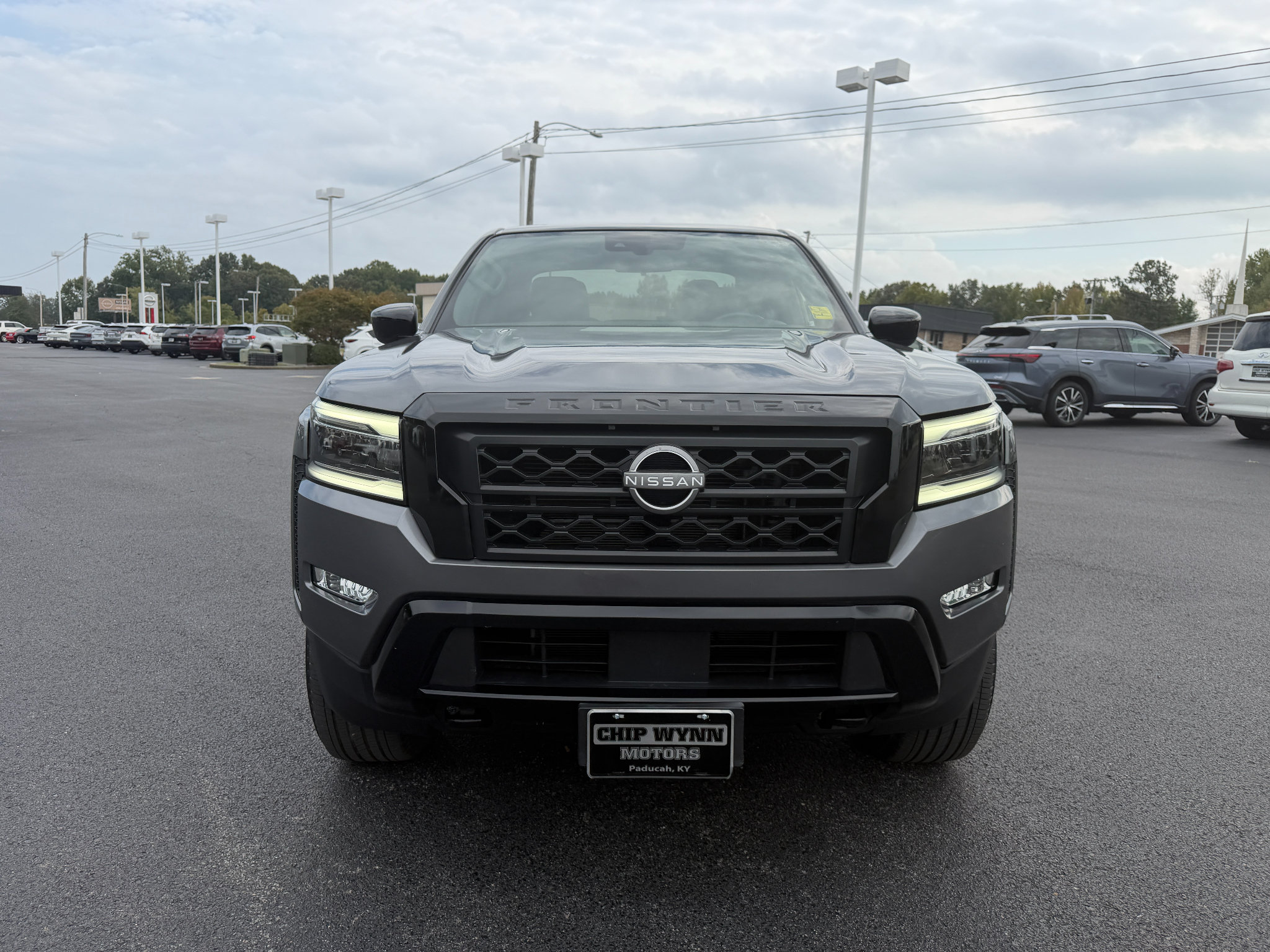 Used 2023 Nissan Frontier SV w/ Midnight Edition Package AWD/4WD image 2