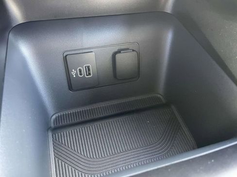 New 2026 Ford Explorer Active RWD image 7