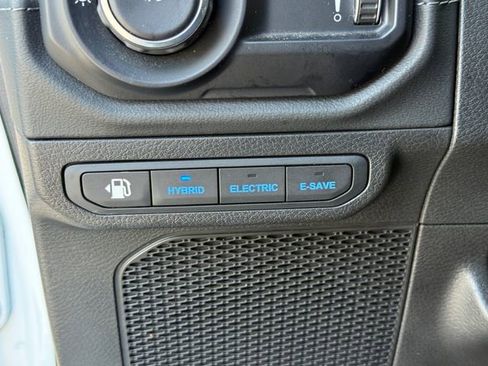 Used 2024 Jeep Wrangler Unlimited Sahara AWD/4WD image 15