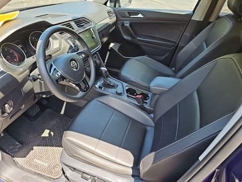 Used 2021 Volkswagen Tiguan SE w/ Panoramic Sunroof Package AWD/4WD image 18