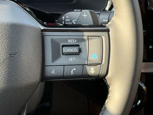 New 2026 Nissan Pathfinder Platinum image 26