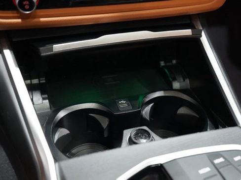 Used 2025 BMW 330i xDrive Sedan w/ M Sport Package image 28