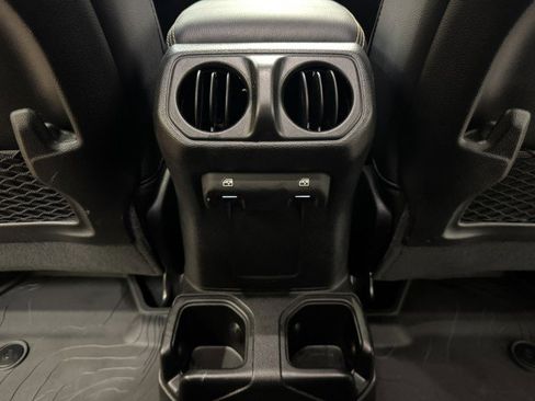 Used 2024 Jeep Gladiator Sport S image 15