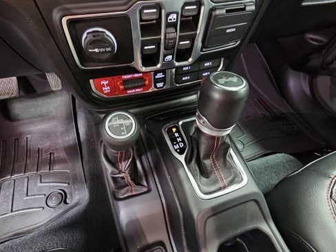Used 2021 Jeep Wrangler Unlimited Rubicon AWD/4WD image 23