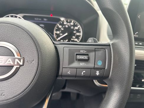 Certified 2023 Nissan Rogue SV FWD image 16