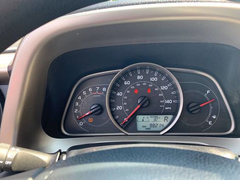 Used 2013 Toyota RAV4 XLE AWD/4WD image 18