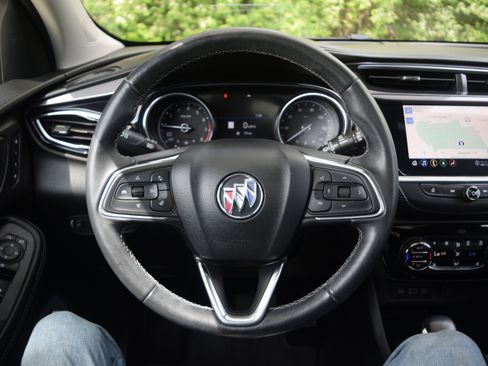 Used 2021 Buick Encore GX Essence w/ Advanced Technology Package AWD/4WD image 4