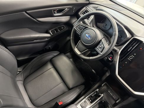 Used 2024 Subaru Ascent Limited AWD/4WD image 9