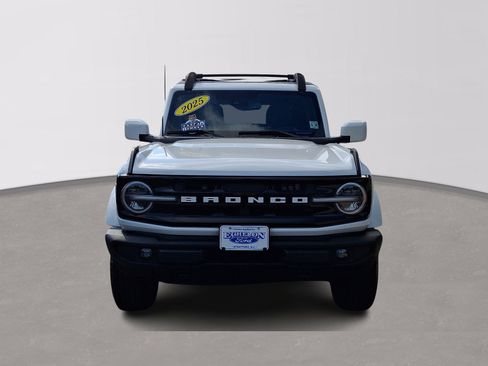 Used 2025 Ford Bronco Outer Banks AWD/4WD image 2
