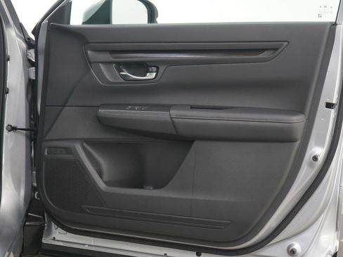 Used 2025 Honda CR-V EX image 11