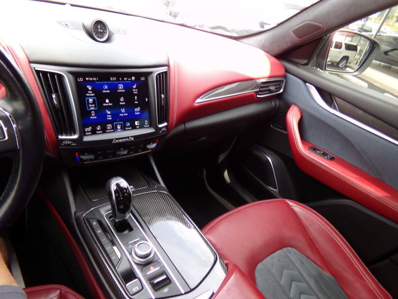 Used 2017 Maserati Levante w/ Luxury Package AWD/4WD image 65