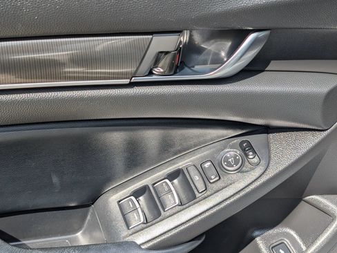 Used 2018 Honda Accord Sport image 16