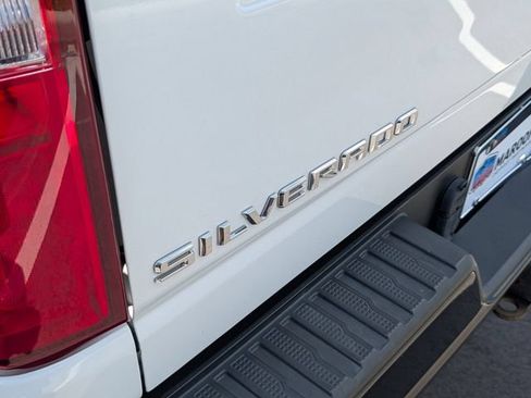 Used 2021 Chevrolet Silverado 2500 Custom w/ Custom Value Package AWD/4WD image 14