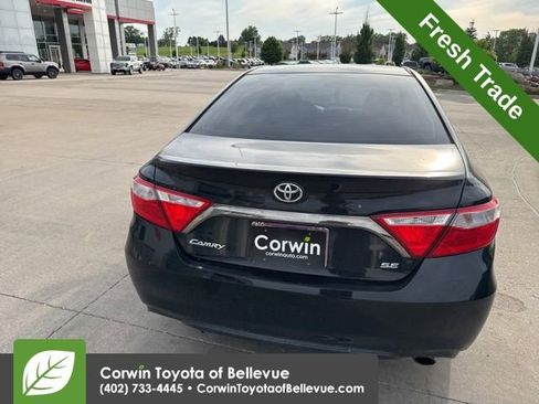 Used 2016 Toyota Camry SE FWD image 5