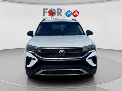 Used 2022 Volkswagen Taos S image 8