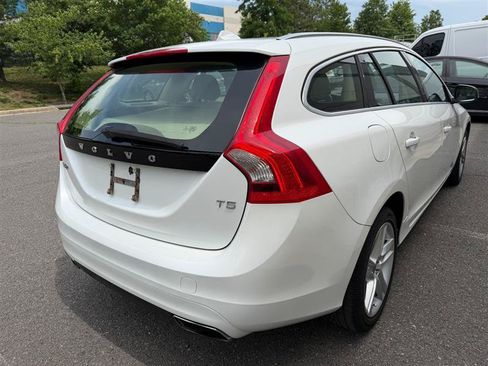 Used 2015 Volvo V60 T5 Premier FWD image 16