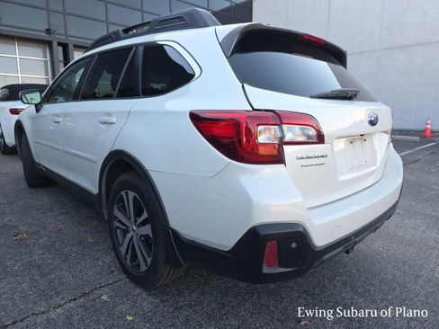 Used 2018 Subaru Outback 2.5i Limited image 3