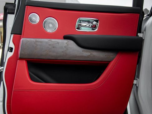 New 2026 Rolls-Royce Cullinan image 41