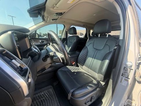 Used 2023 Kia Sorento SX AWD/4WD image 8
