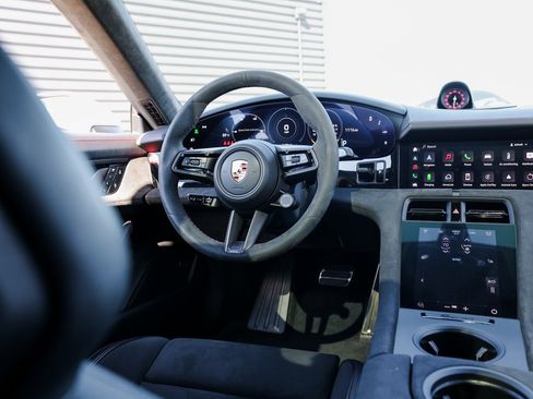 Certified 2023 Porsche Taycan GTS image 25