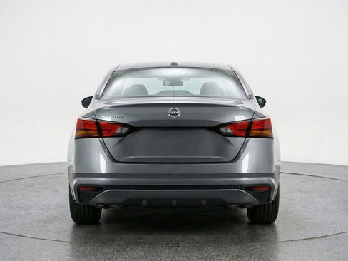 Used 2025 Nissan Altima 2.5 SV FWD image 7
