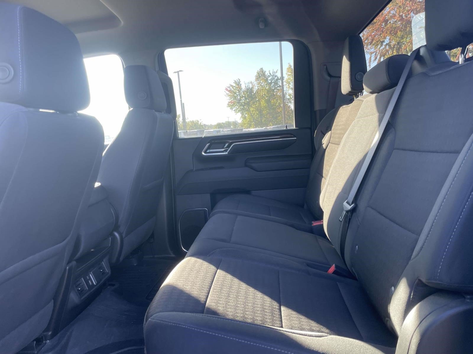 Used 2024 GMC Sierra 2500 SLE w/ SLE Value Package; AWD/4WD image 9
